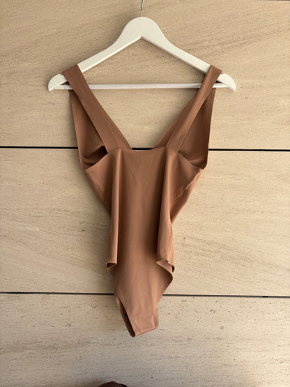 ZARA. Body marrón chocolate elástico. T S