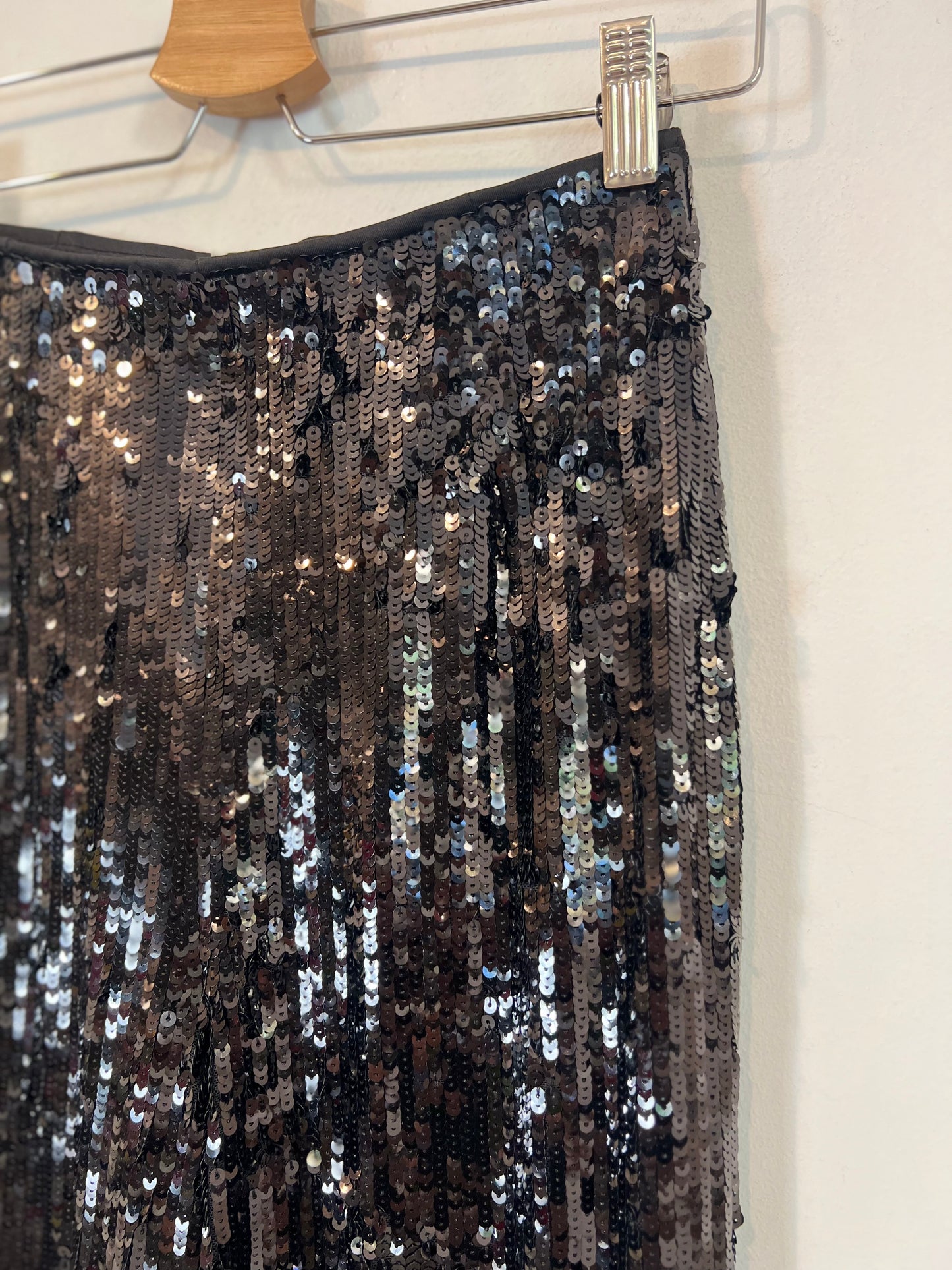 H&M. Pantalón negro lentejuelas flecos T.xs