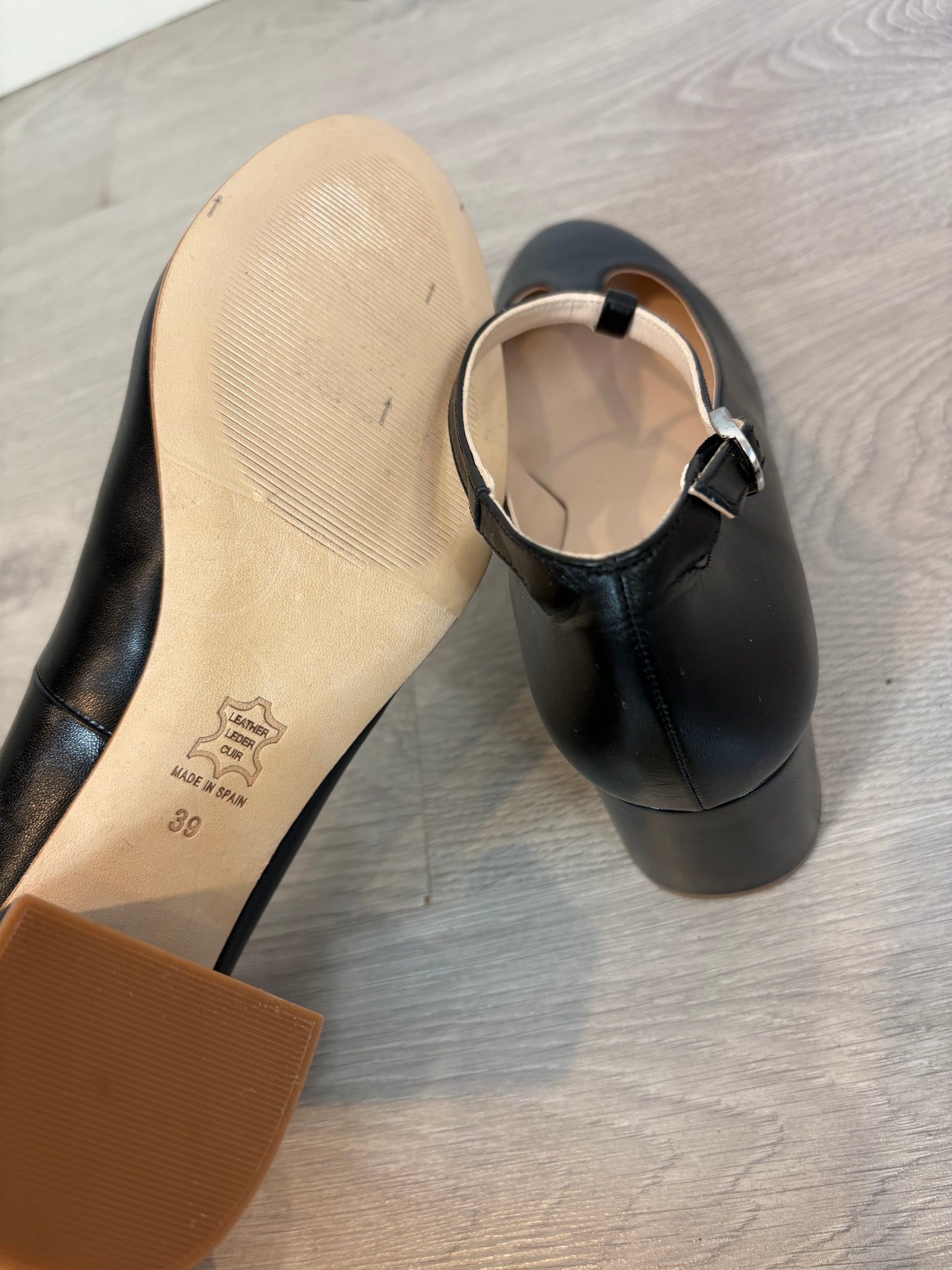 PATSY. Zapato Pía en negro. T 39