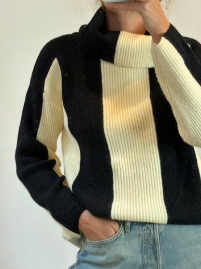 WILD PONY. Jersey bicolor cuello vuelto