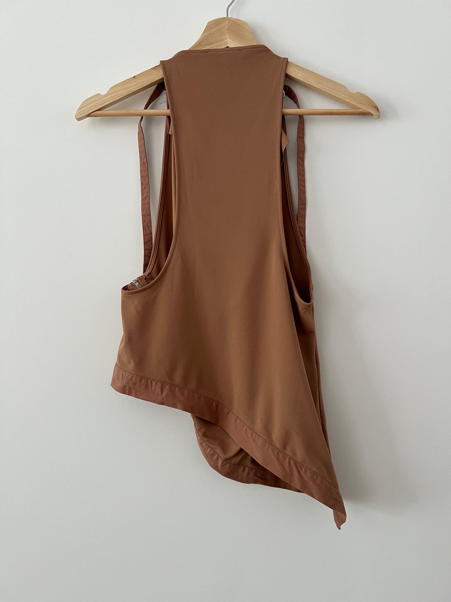 ZARA. Top rosa asimétrico