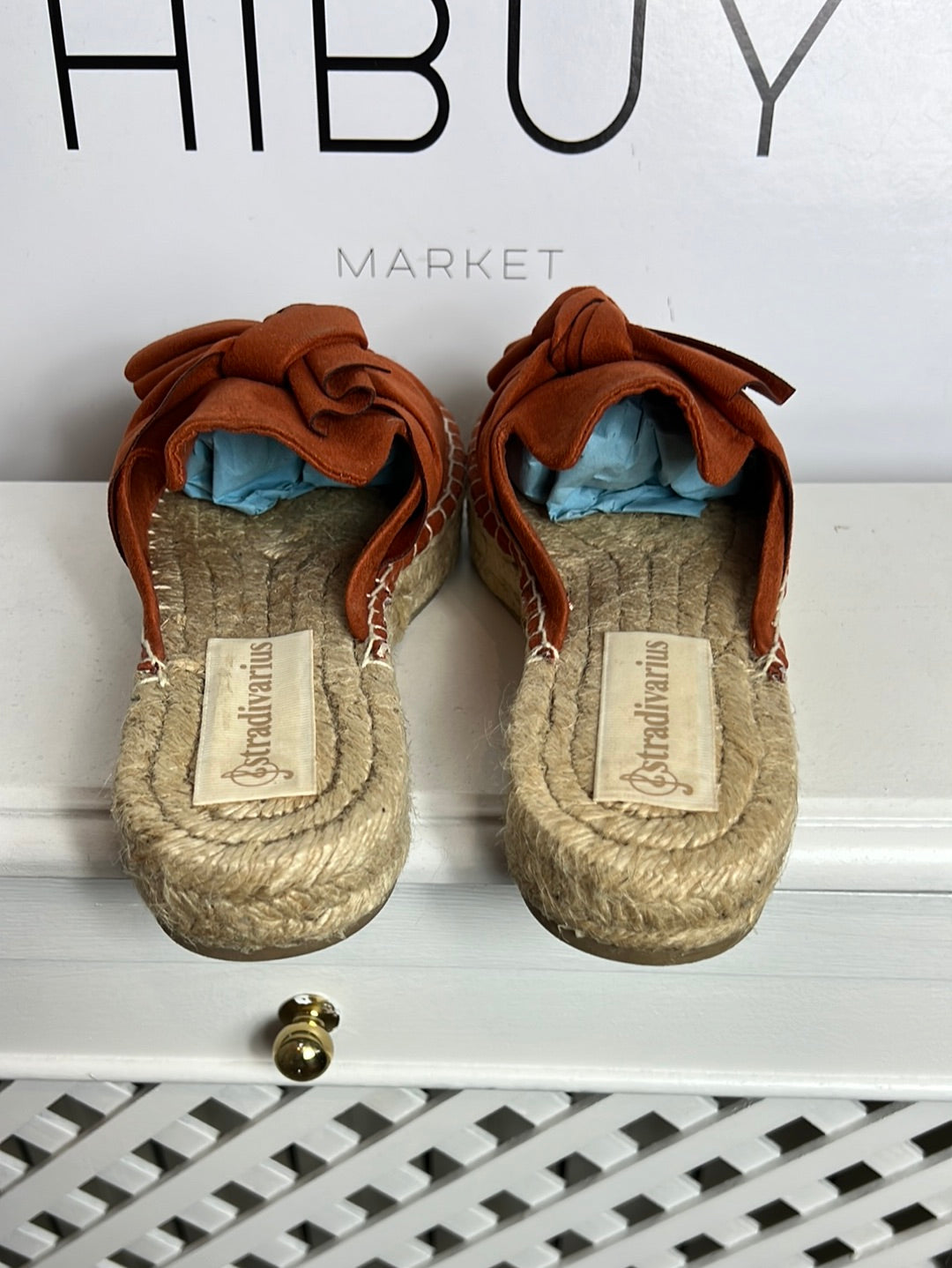 STRADIVARIUS . Sandalia esparto plana color caldera. T 38