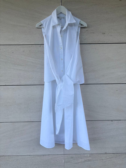 ZARA. Vestido largo  abotonado detalle espalda