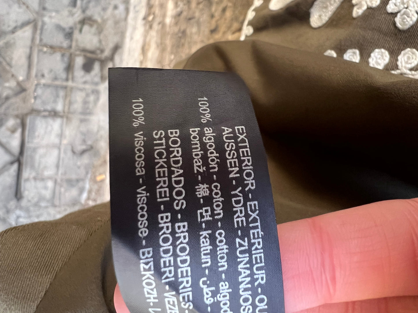 ZARA. Chaleco verde bordado. T L