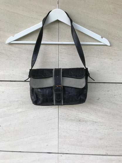 CAROLINA HERRERA. Bolso de hombro negro vintage