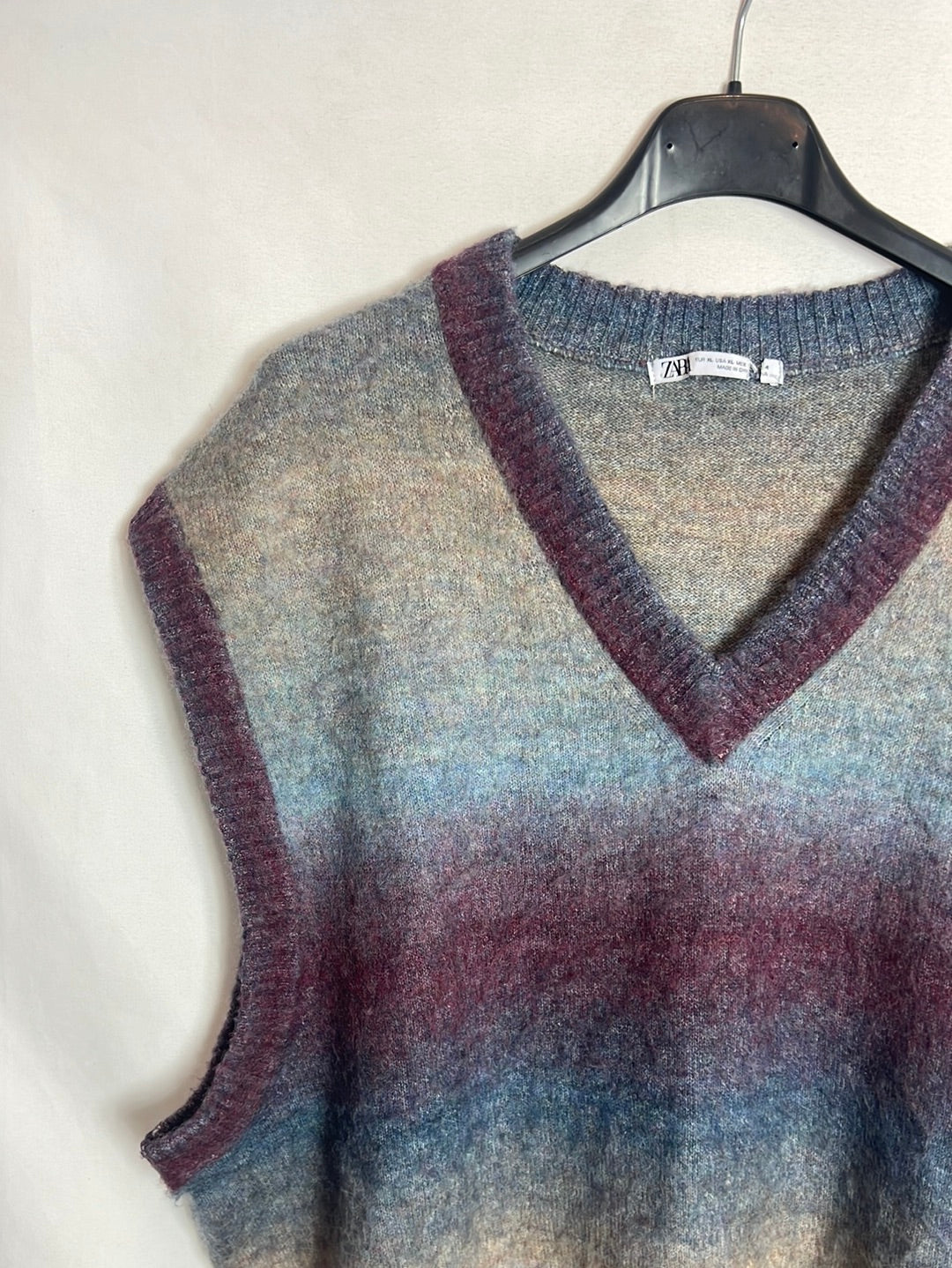 ZARA. Jersey sin mangas colores. T XL