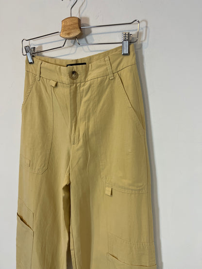 ZARA. Pantalón beige con lino bolillos. T XS