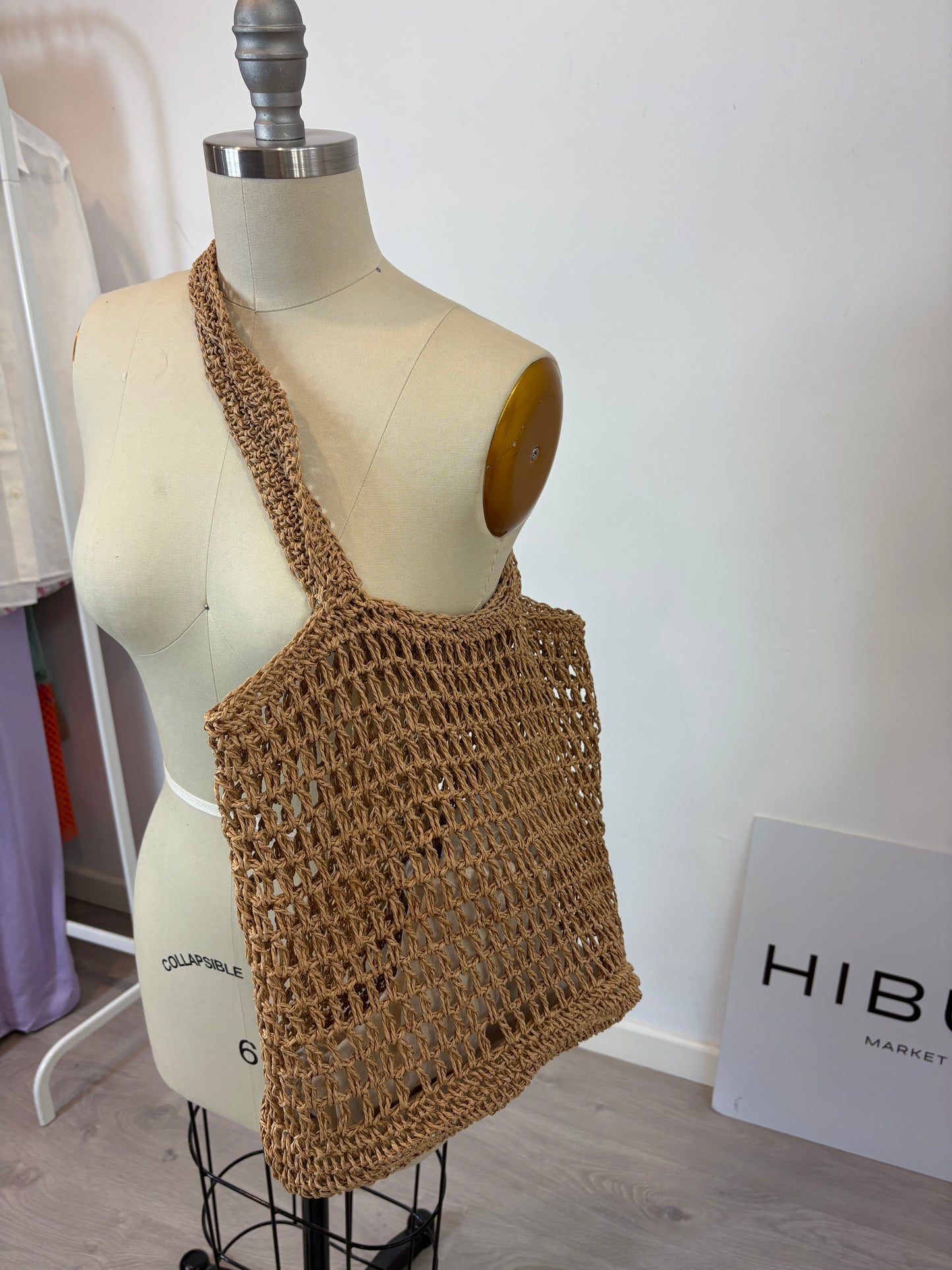 SFERA. Bolso hombro tostado