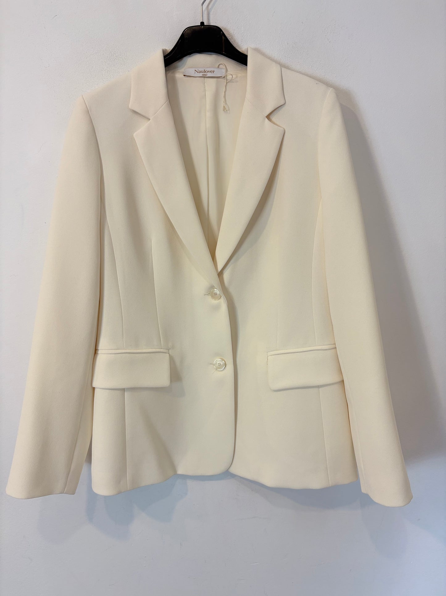 NAULOVER. Conjunto blanco roto fluido