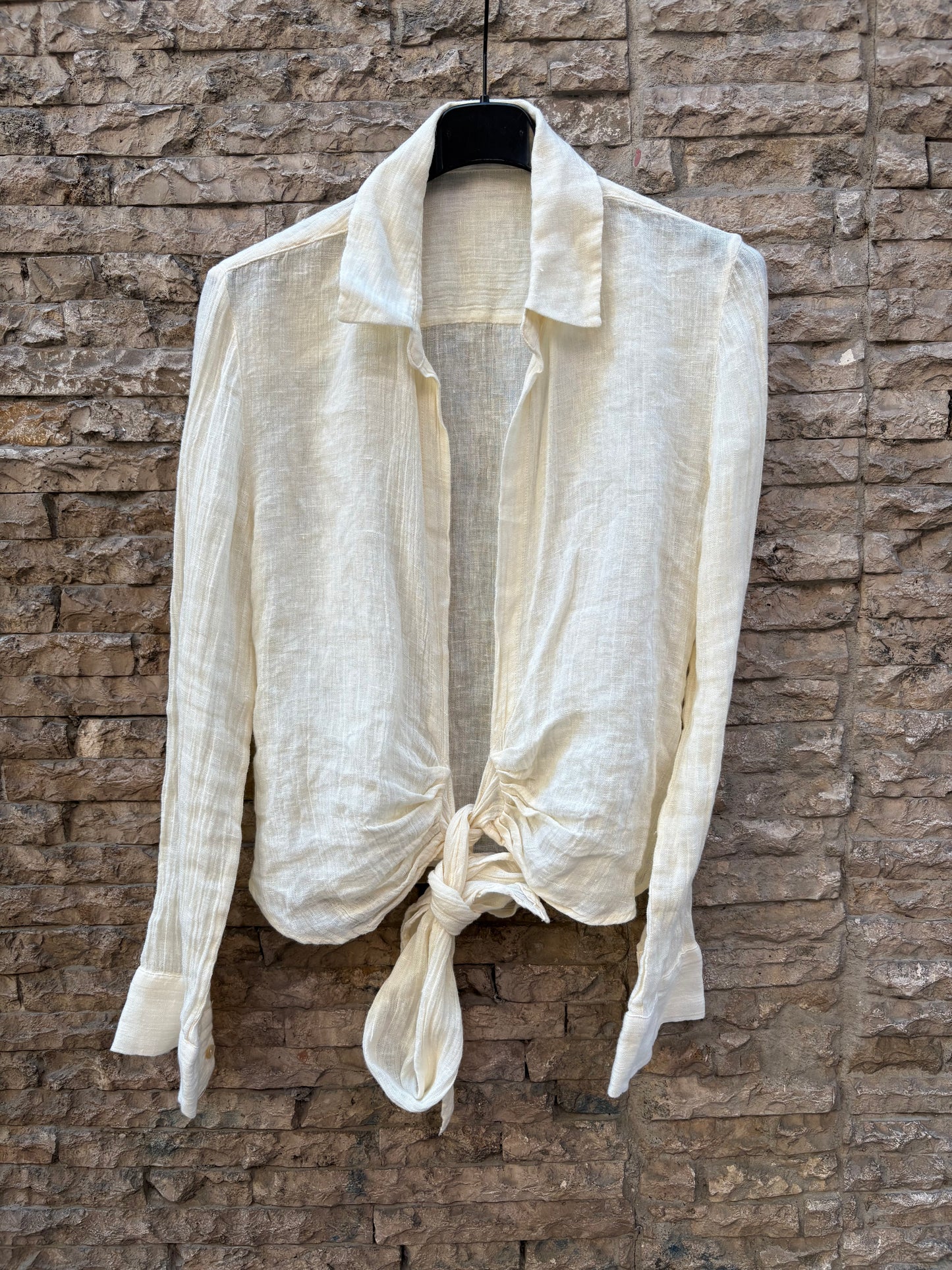 MES DEMOISELLES. Blusa textura anudada