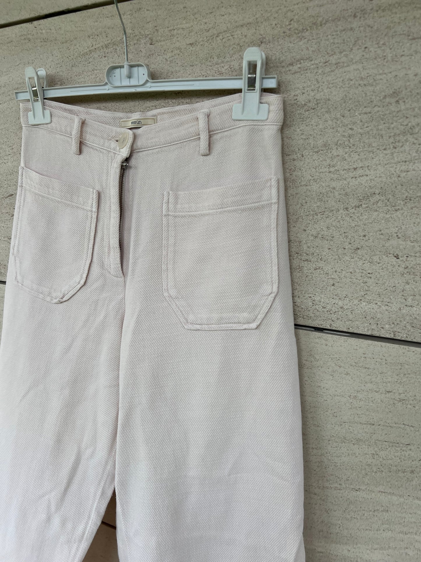 SESSUN. Pantalón ancho beige  T.36