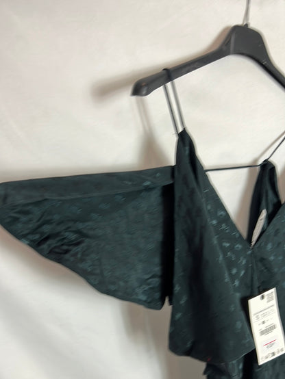 ZARA. Asymmetrical green satin top. TS