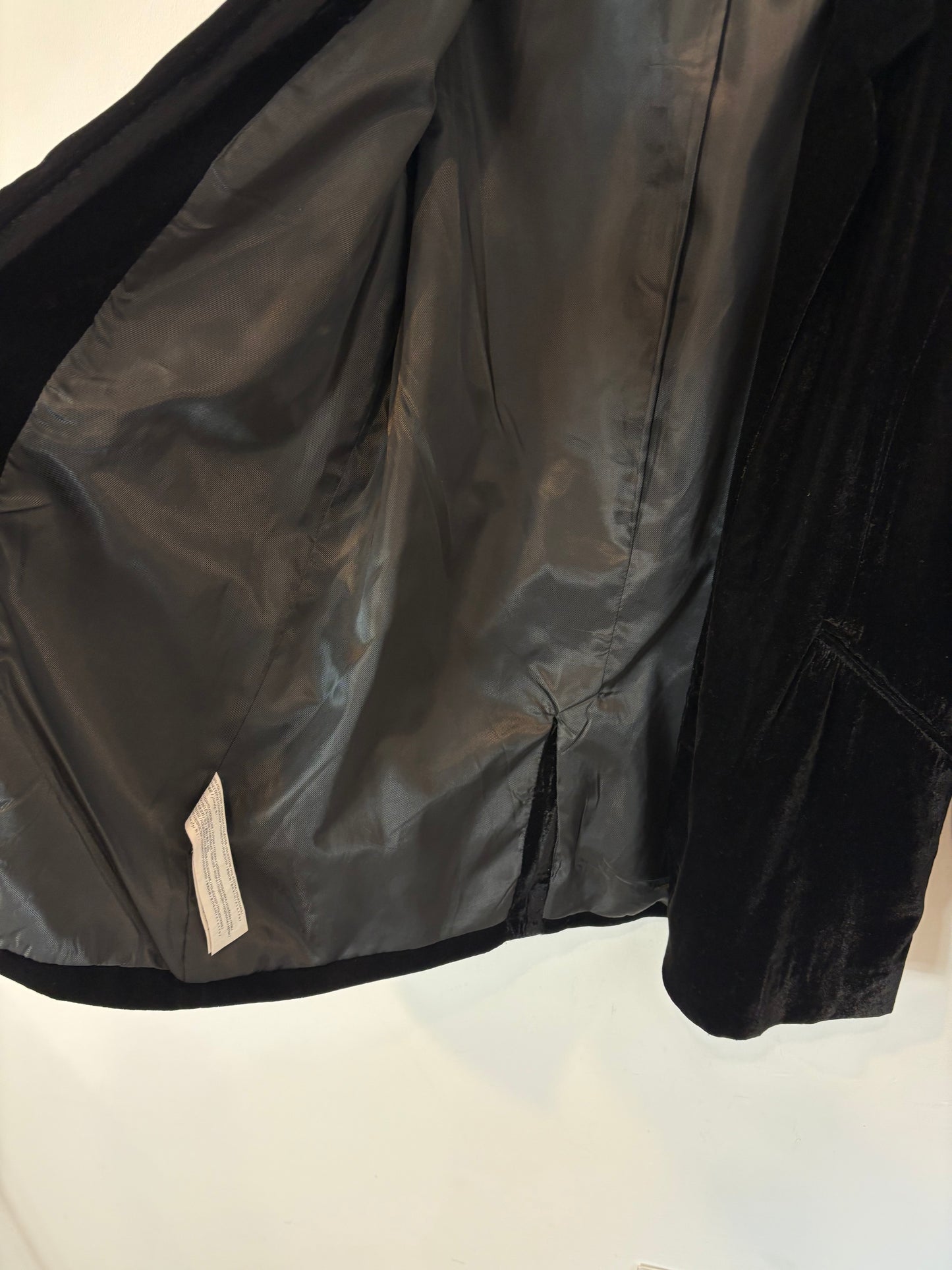 MANGO. Blazer negra terciopelo