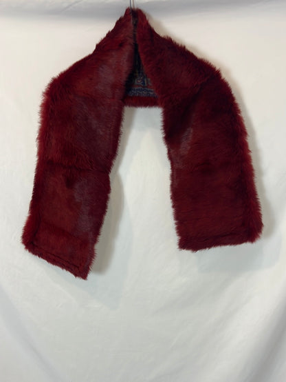 OTRAS. Bufanda pelo burdeos
