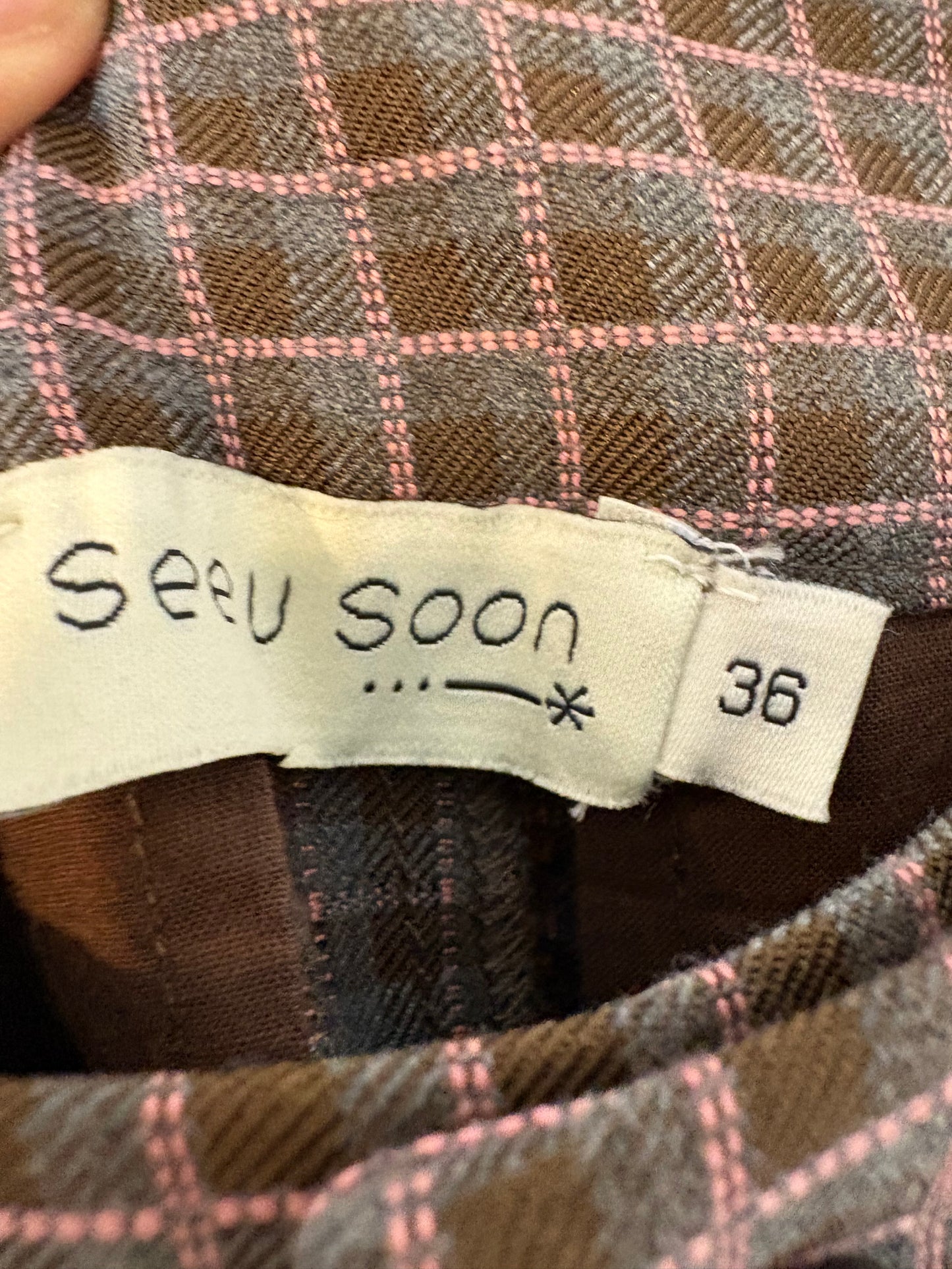 SEE U SOON. Conjunto pantalón y chaleco cuadros