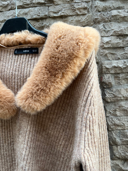 MANGO. Chaqueta punto pelo