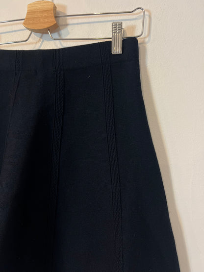 ZARA. Falda negra punto T.xs
