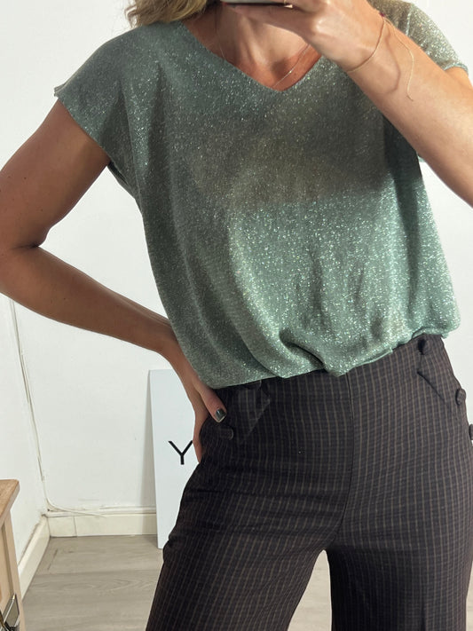 RENATTA&GO. Camiseta verde hilos Tu(m)