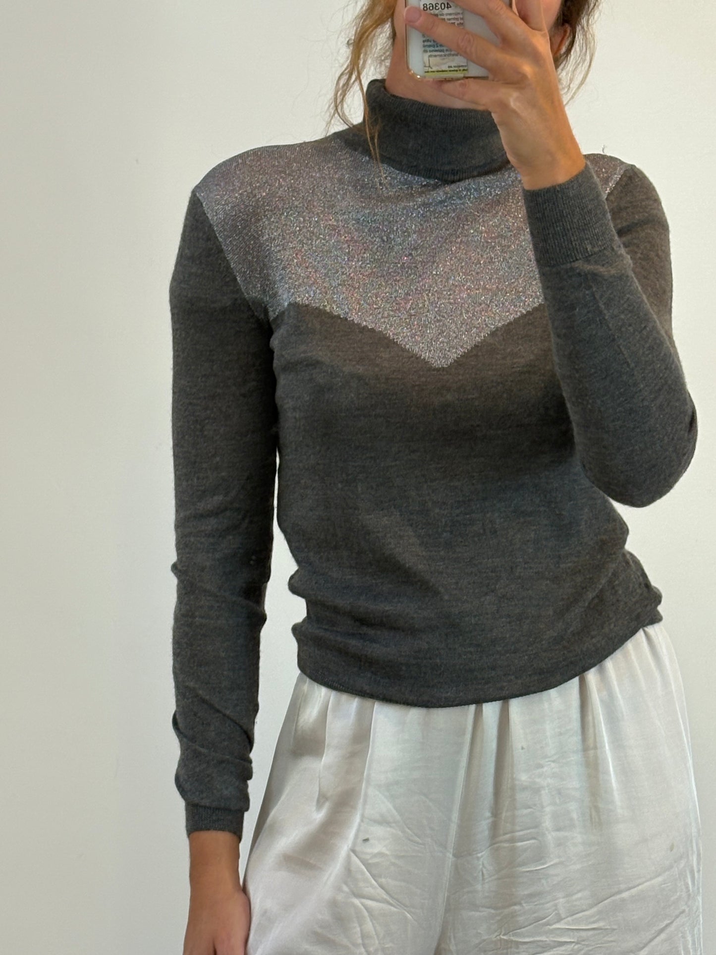 STELLA McCARTNEY. Contrast cashmere and silk sweater. T 40 (S/M)