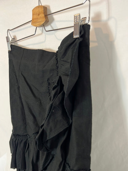 IRO. Short black skirt with ruffles. Size 40
