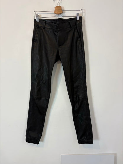 MON&PAU. Pantalón piel negro