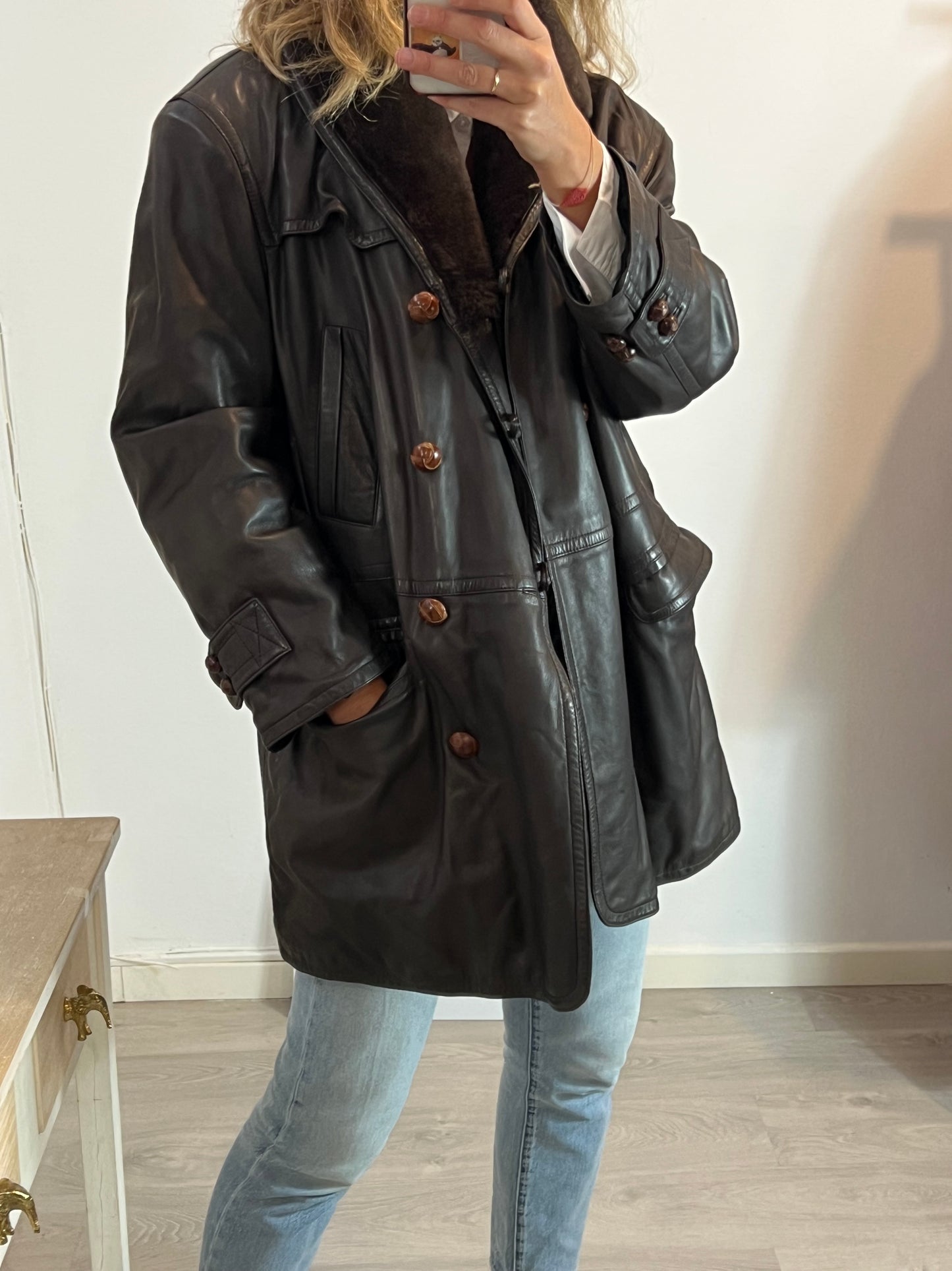 JIL SANDER. Abrigo marrón piel. T 40