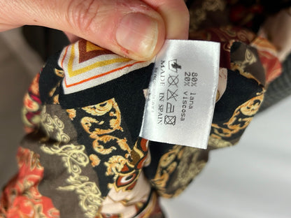 NAMUR. Checked wool cape with printed lining, size 38