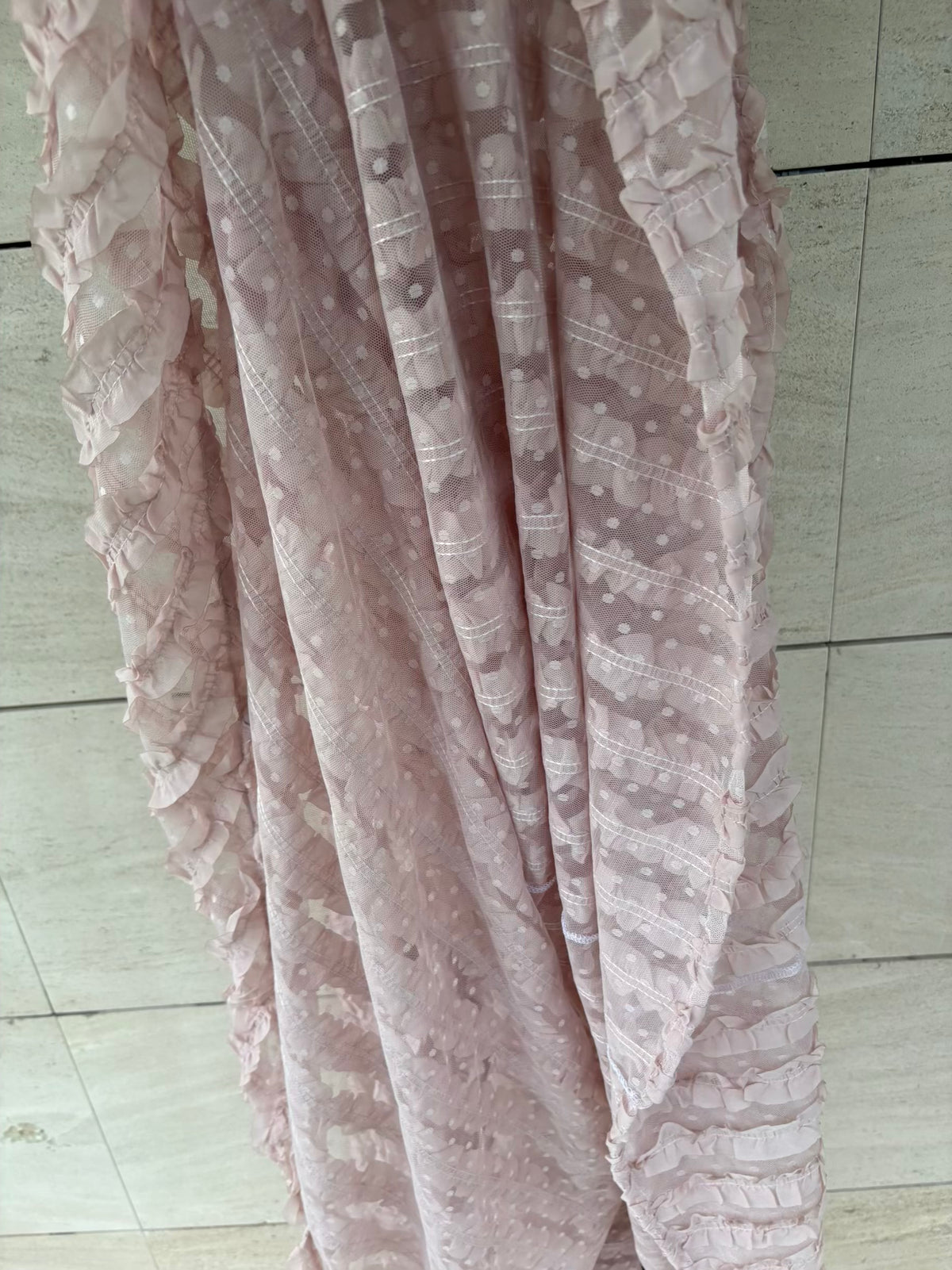 MARMOTA. Vestido largo de gala en tul plumeti rosa empolvado