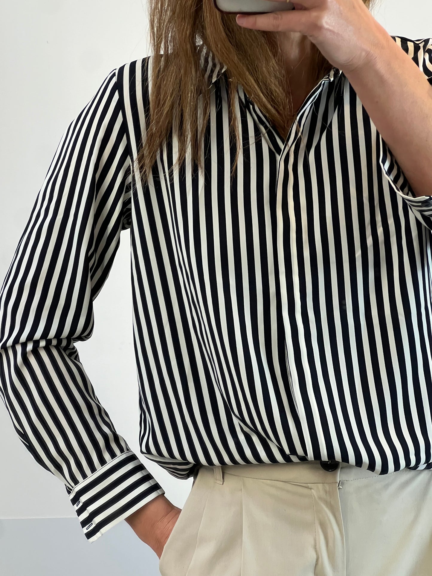 H&M. Blusa fluida rayas blancas y negras. T 38