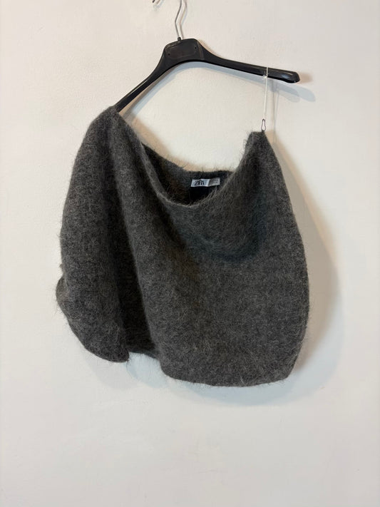 ZARA. Jersey asimétrico gris con alpaca