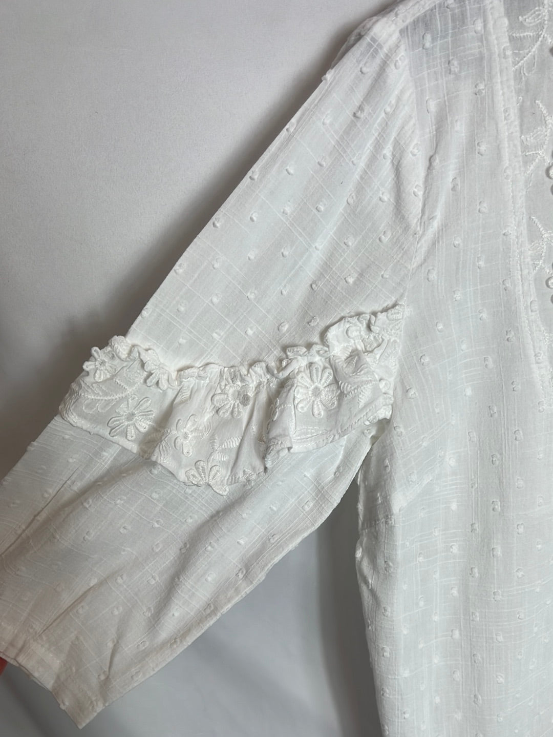 COSTER COPENHAGEN. Blusa plumeti bordados. T 34