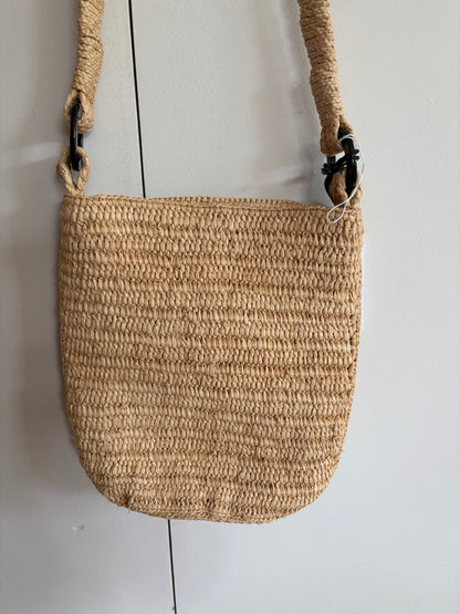 DnuA. Bolso rafia asa larga