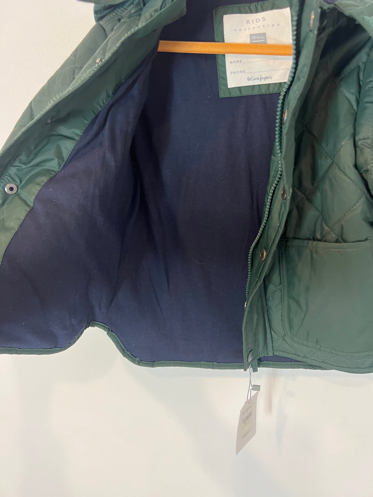 FREESTYLE. Abrigo verde acolchado. T 4 años