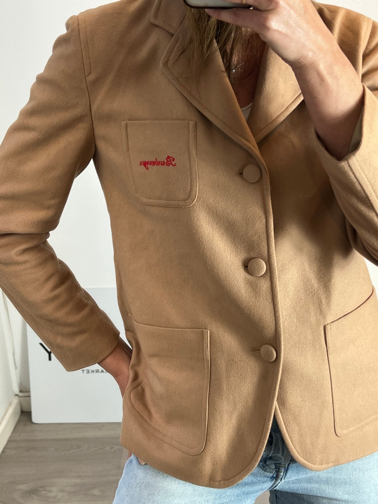 BURBERRYS. Beige wool blazer with pockets. Size 40