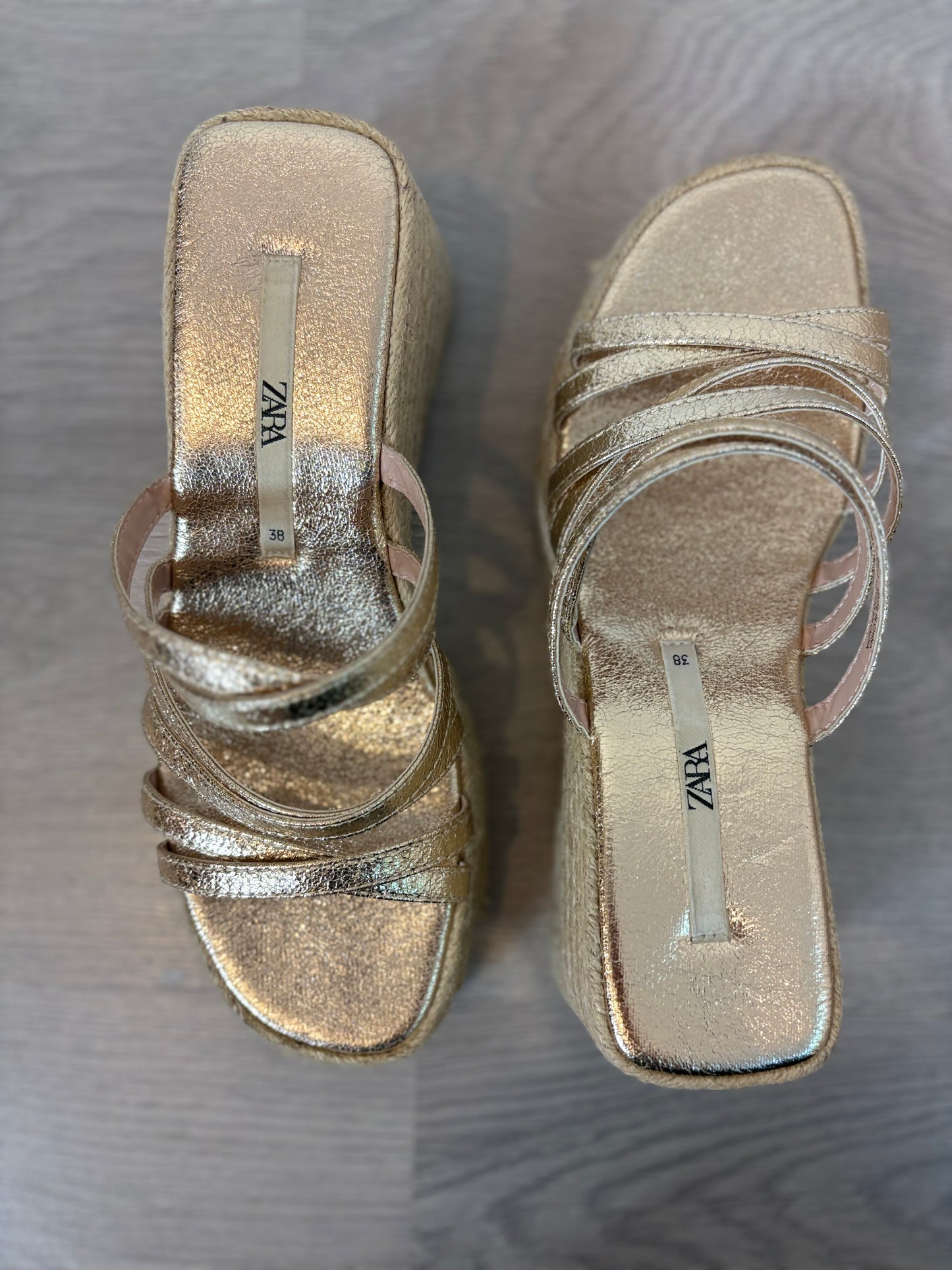 ZARA. Sandalias plataforma esparto. T 38