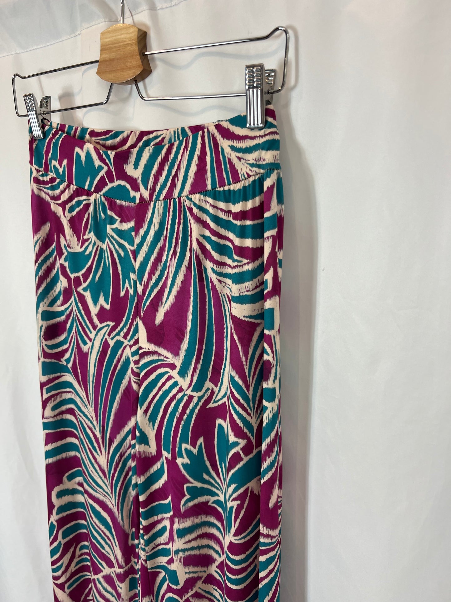 OTHERS. Printed stretch flowy trousers. TS