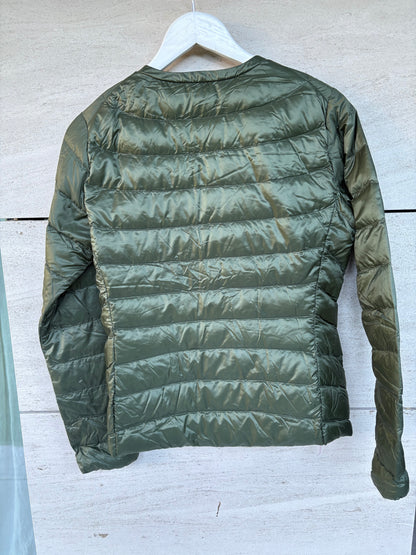 UNIQLO. Ultralight green down jacket. TM