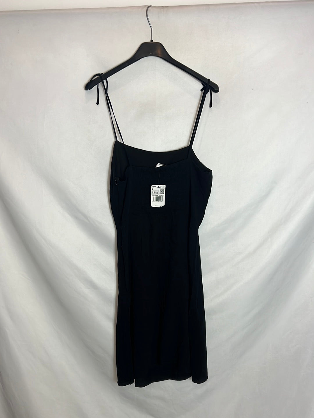 MANGO. Vestido negro tirantes T.s