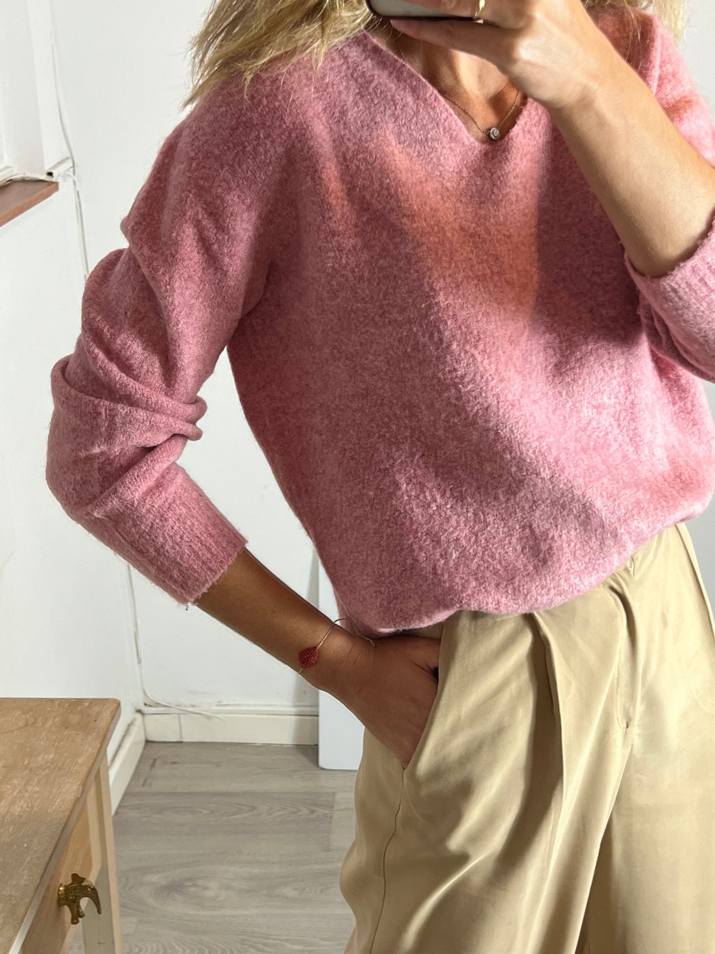 KLASIKS. Pink V-neck sweater Tu (s/m)