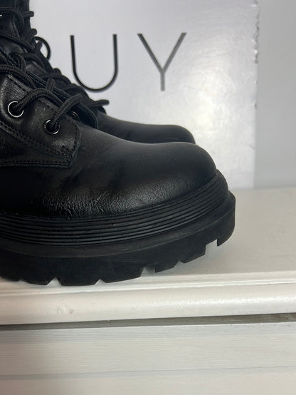 OTRAS. Botas negra militar T.37