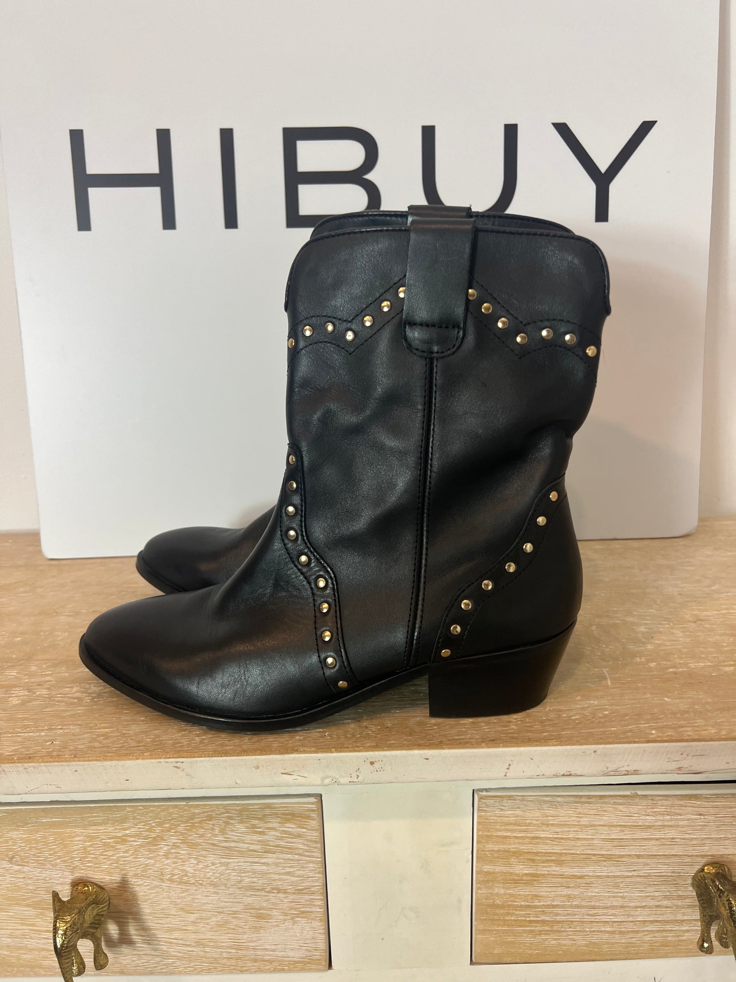 MICUIR. botas negra tachuelas T.38