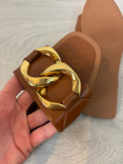 ZARA . Sandalia plana hebilla. T 38