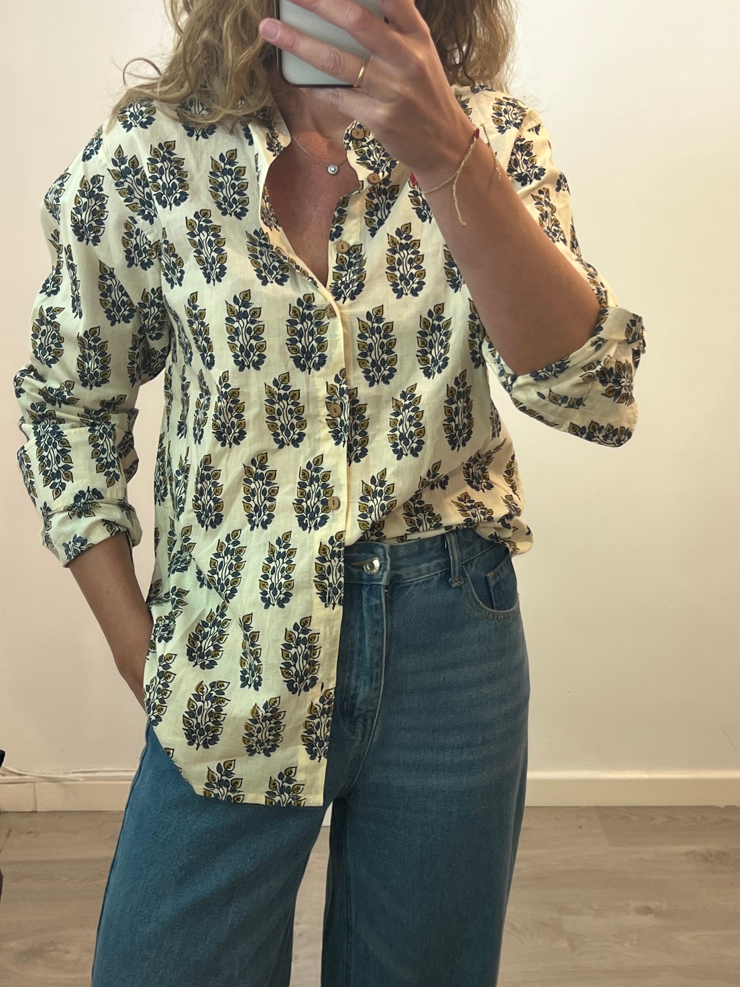 ZÖE. Beige branches blouse Tu(S)