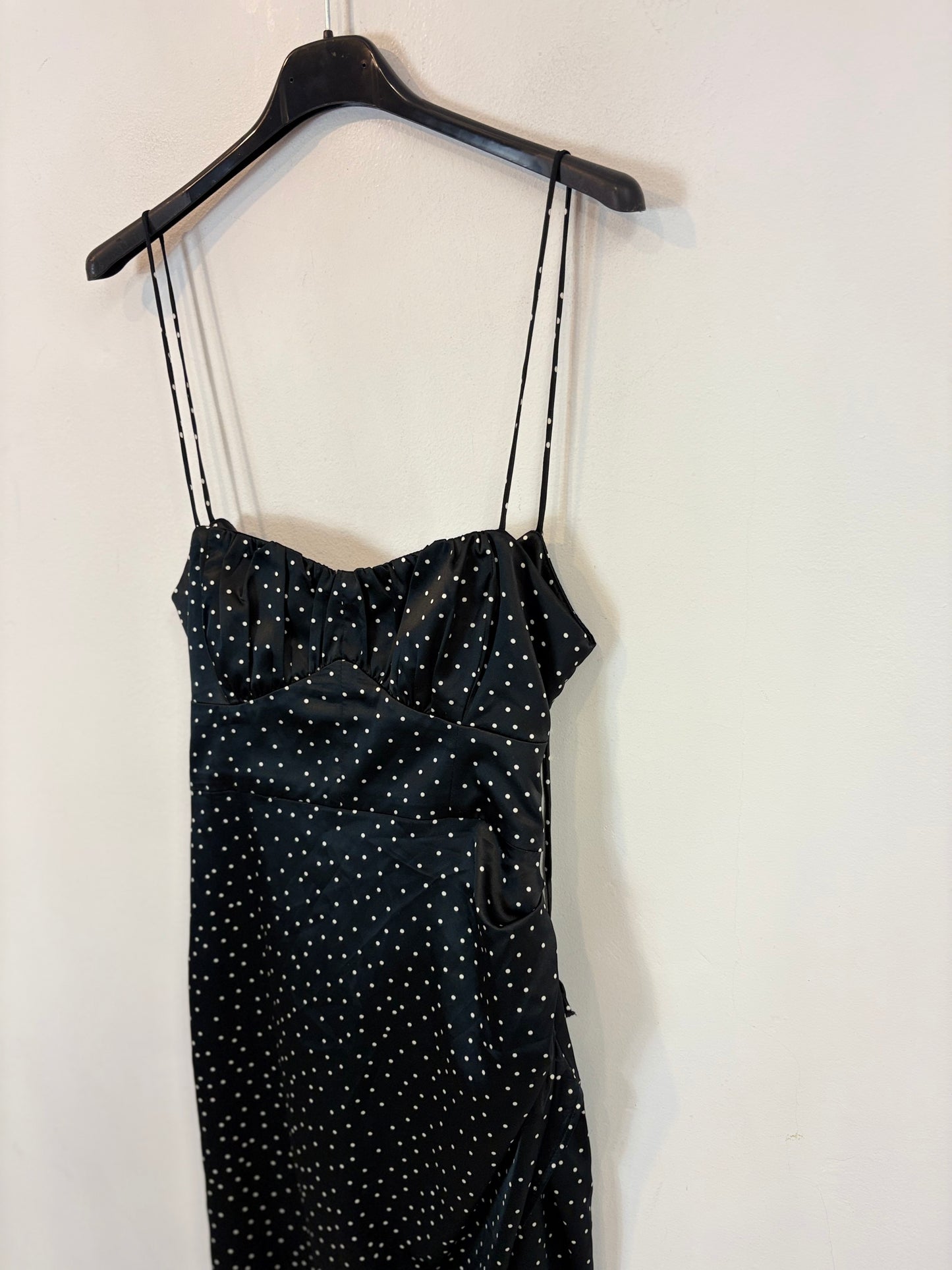 ZARA. Vestido largo satinado lunares