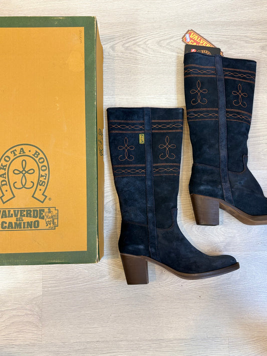 ZARA. Black stretch knit top. TL