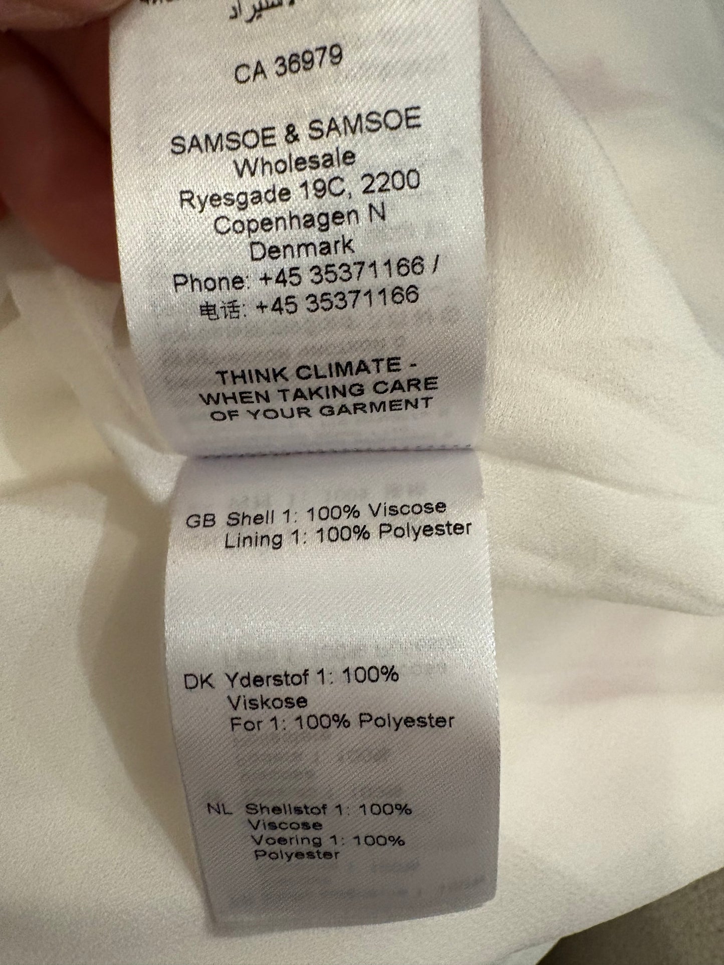 SAMOE SAMSOE. White dress with pink flowers. TM/L