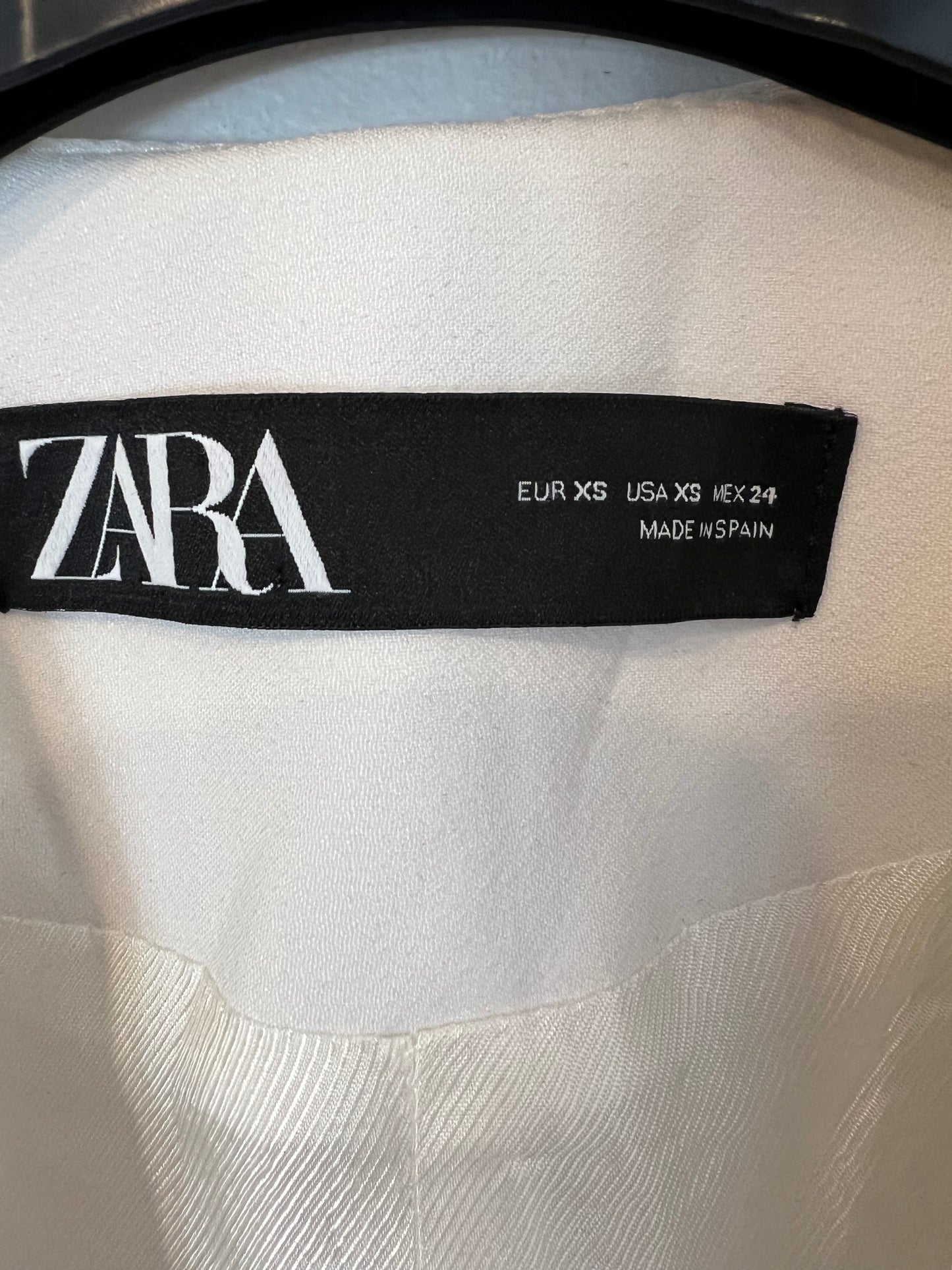 ZARA. White vest. XS