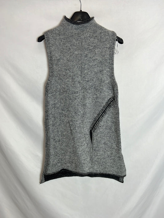 ZARA. Jersey sin mangas gris apertura. TS