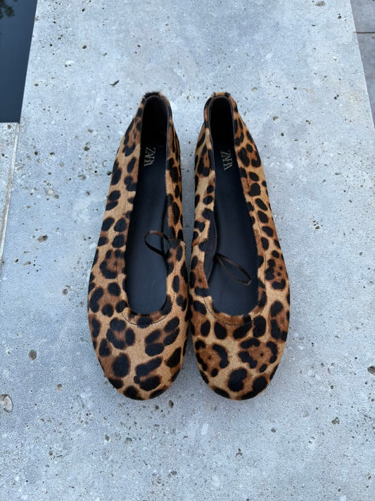 ZARA. Bailarina estampado leopardo pelito. T 38