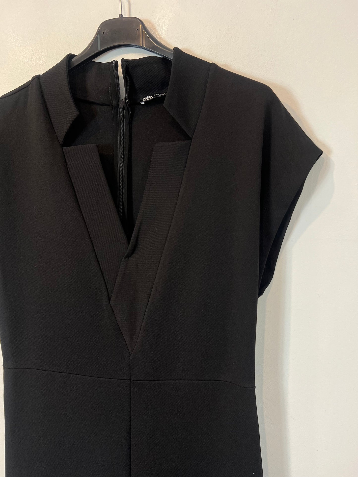 ZARA. Mono negro largo  T.m